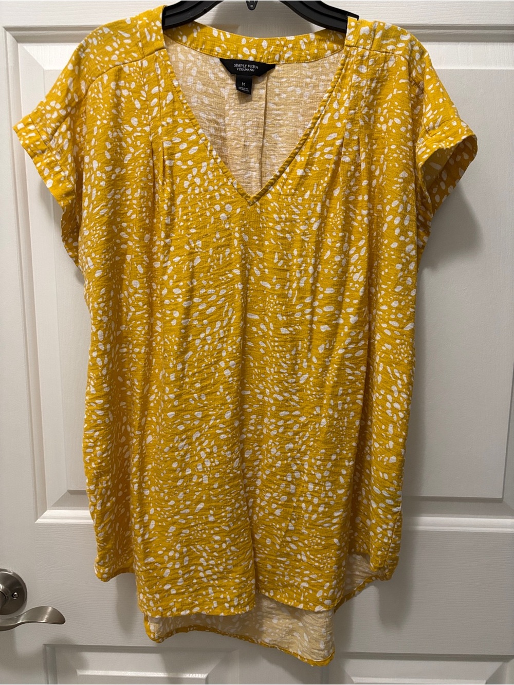 Simply Vera  Yellow Printed V-Neck Women's EUC Top M